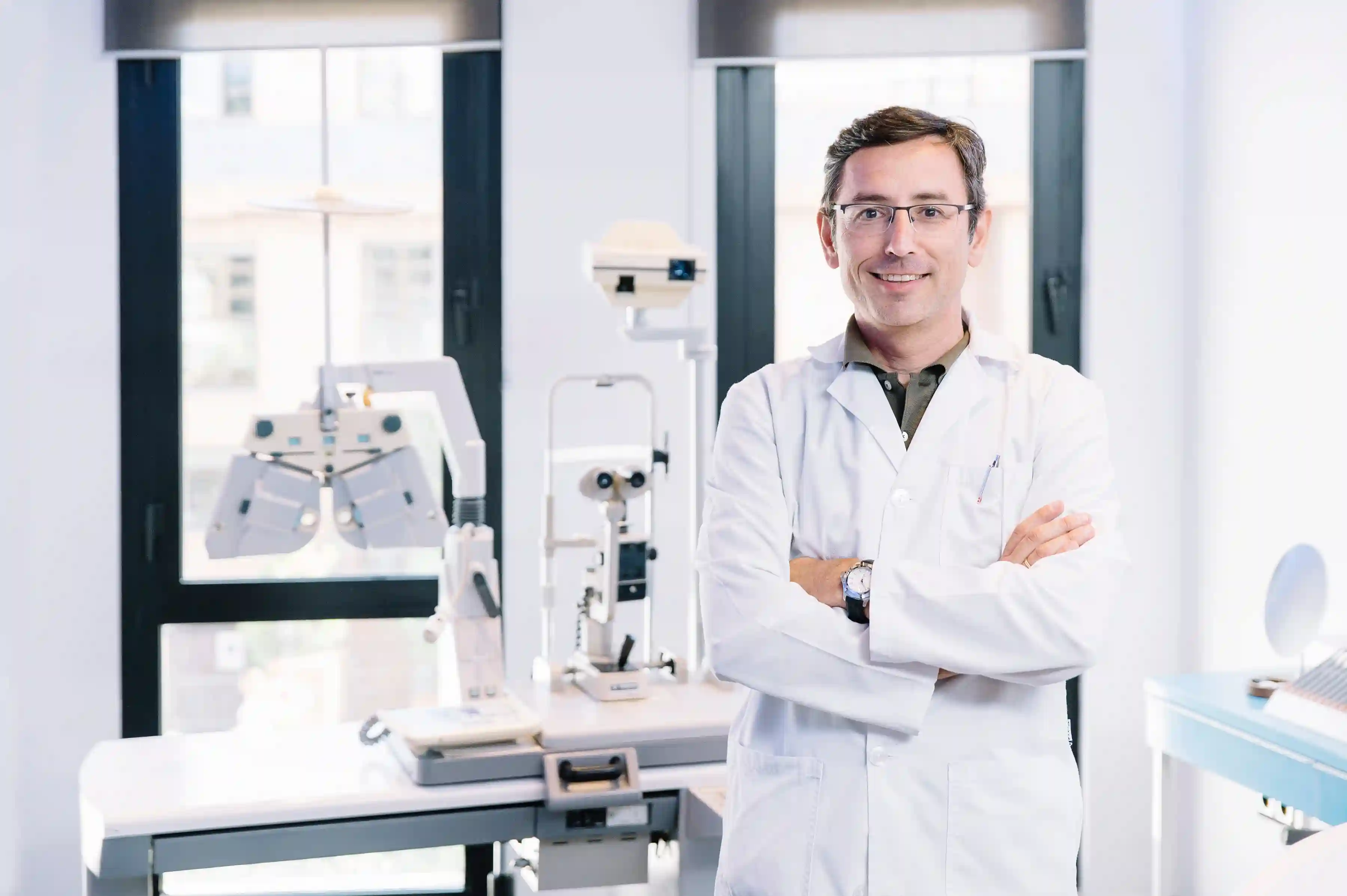 elderly male patient having an eye sight check